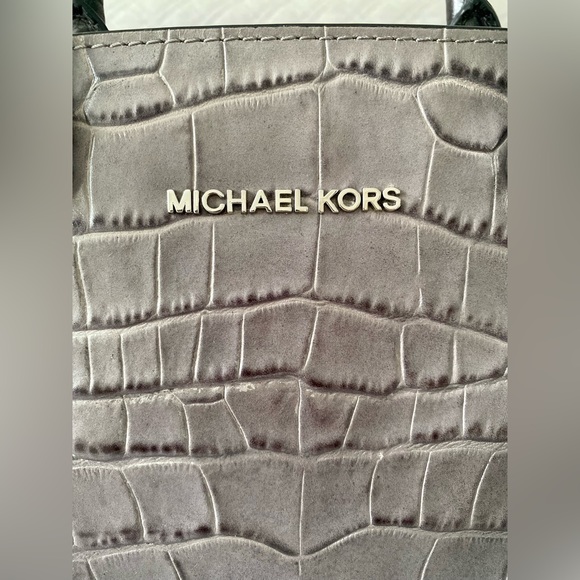 Michael Kors Large Croc Embossed Selma Satchel - Picture 5 of 9